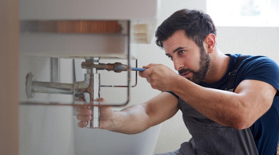 Water heater leaking fix in Carbon, IN
